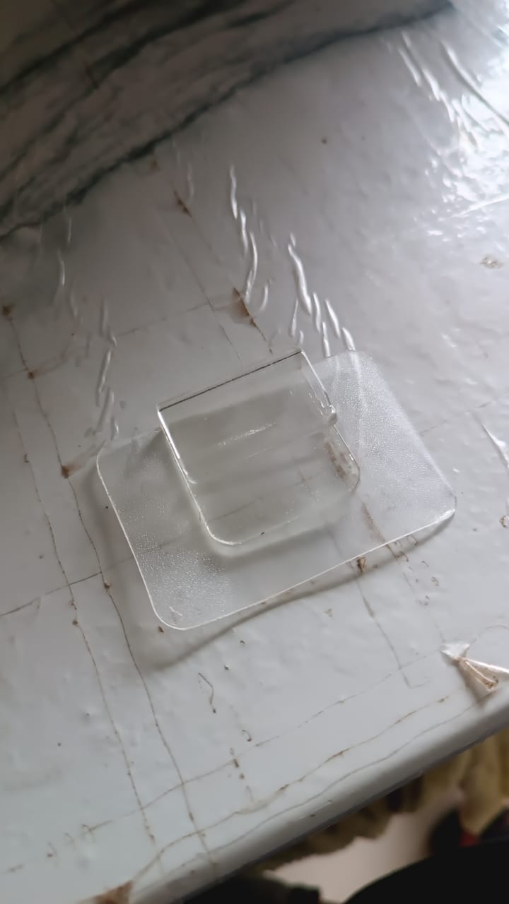 Cute Cartoon Print Transparent Wall Hook With Self-adhesive Back (1 Pc) Cute Cartoon Print Transparent Wall Hook With Self-adhesive Back (1 Pc)